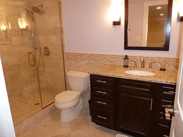 Updated Bathroom with Vanity in Schaumburg IL