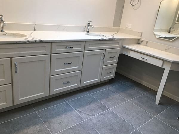 White Cabinet Bathrooms Schaumburg IL